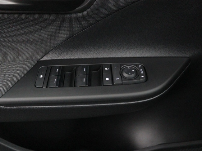 Toyota C-HR - 2.0 Plug-in Hybrid 220 Dynamic