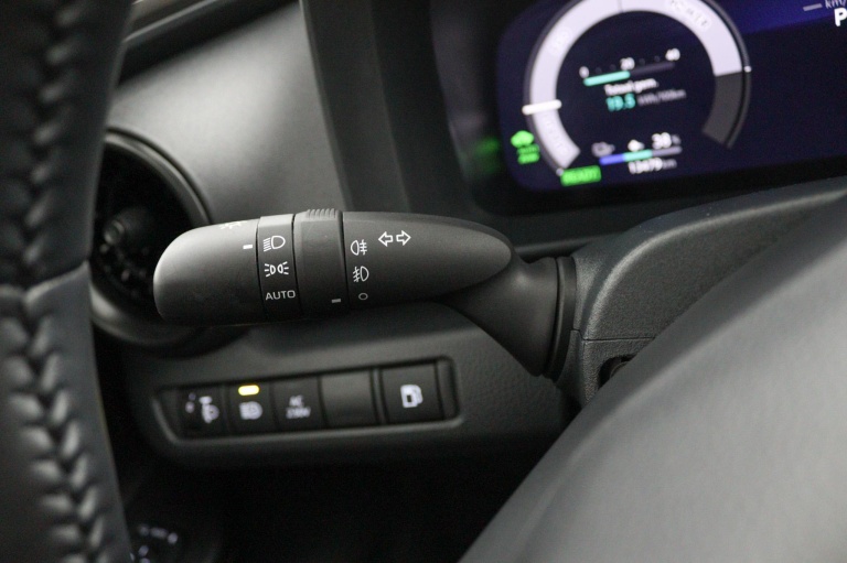 Toyota C-HR - 2.0 Plug-in Hybrid 220 Dynamic 30