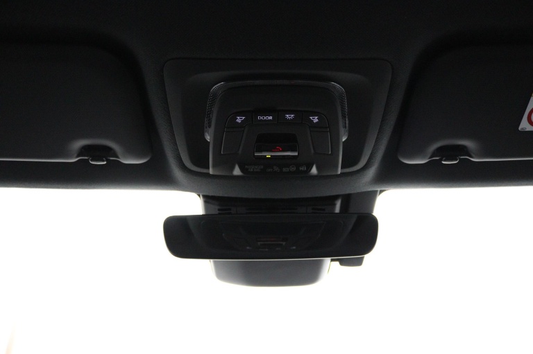 Toyota C-HR - 2.0 Plug-in Hybrid 220 Dynamic 32