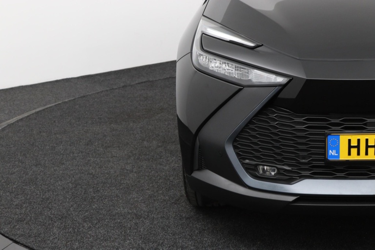 Toyota C-HR - 2.0 Plug-in Hybrid 220 Dynamic 35