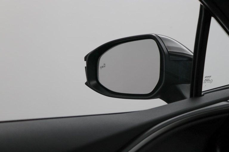 Toyota C-HR - 2.0 Plug-in Hybrid 220 Dynamic 47