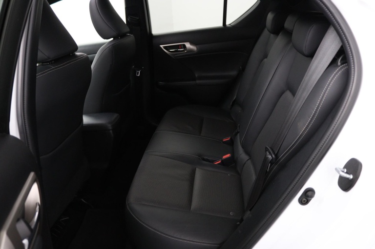 Lexus CT - 200h F Sport Line 18