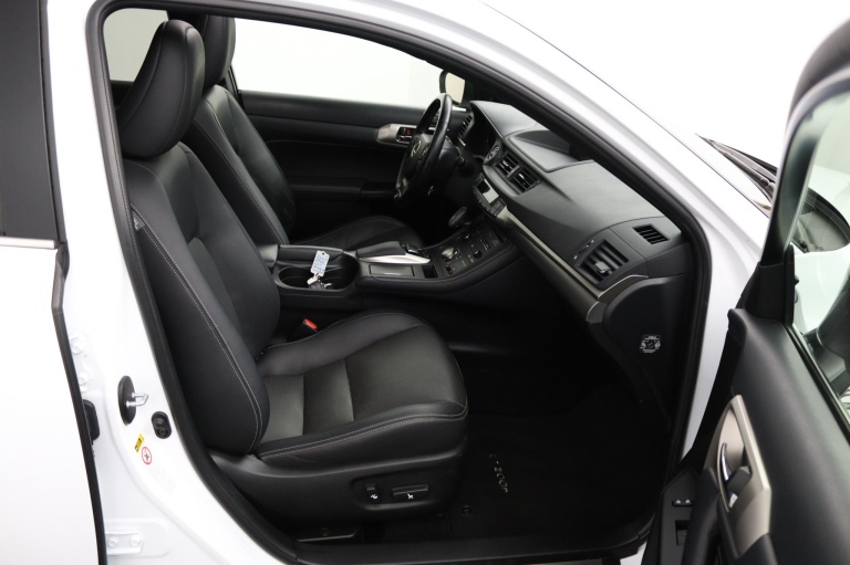 Lexus CT - 200h F Sport Line 22