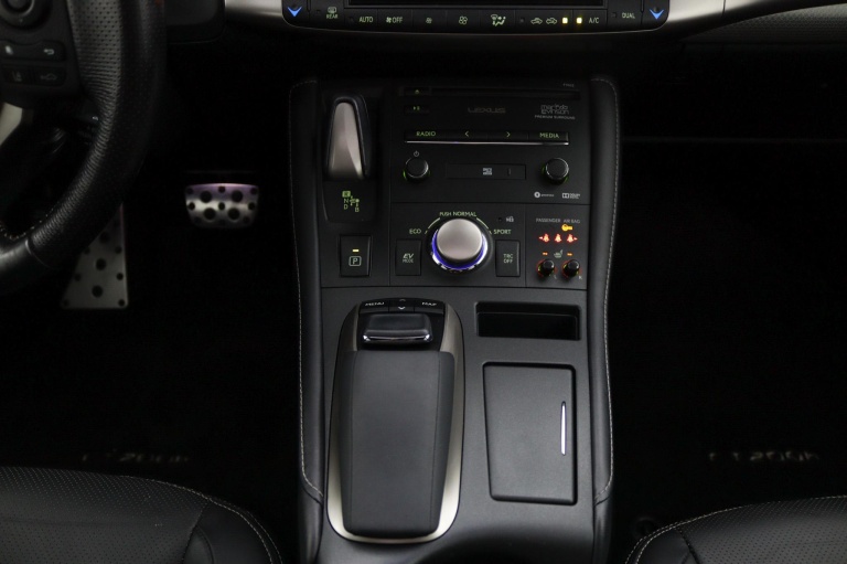 Lexus CT - 200h F Sport Line 26