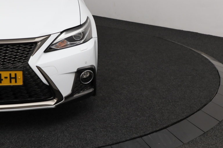 Lexus CT - 200h F Sport Line 38