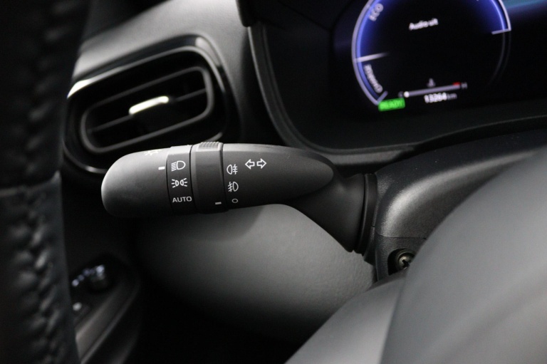 Toyota Yaris - 1.5 Hybrid 130 Executive 27