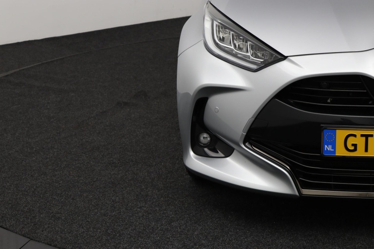 Toyota Yaris - 1.5 Hybrid 130 Executive 32