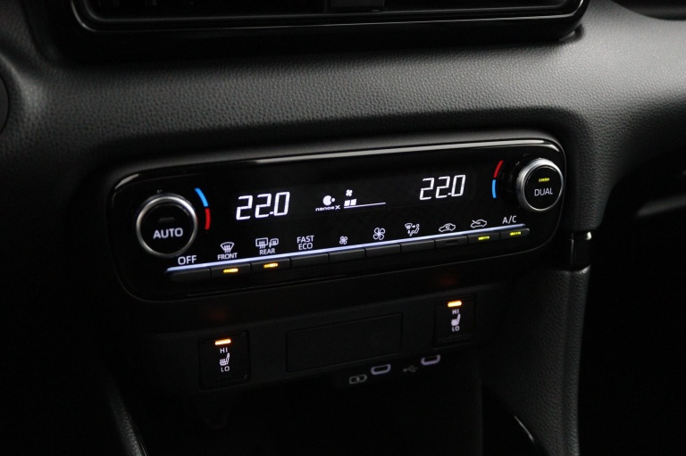 Toyota Yaris - 1.5 Hybrid 130 Executive 7