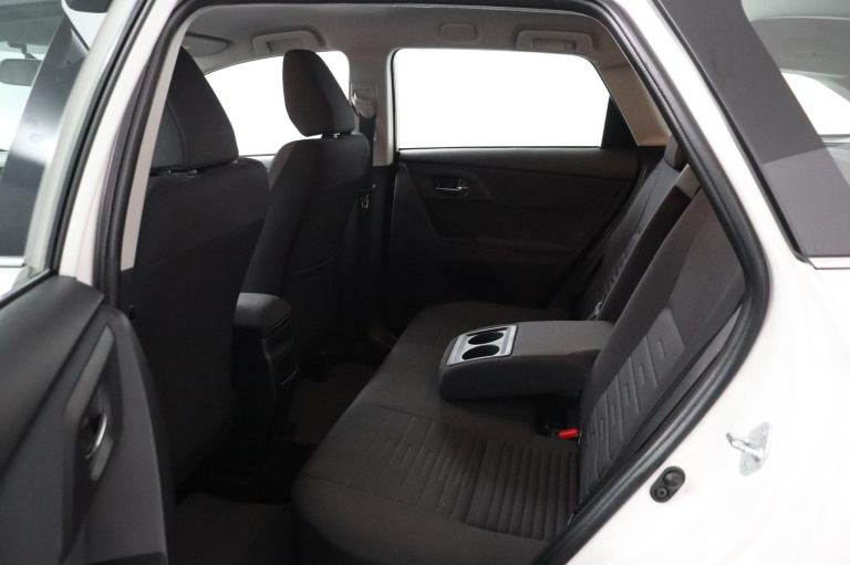 Toyota Auris Touring Sports - 1.3 Aspiration 17