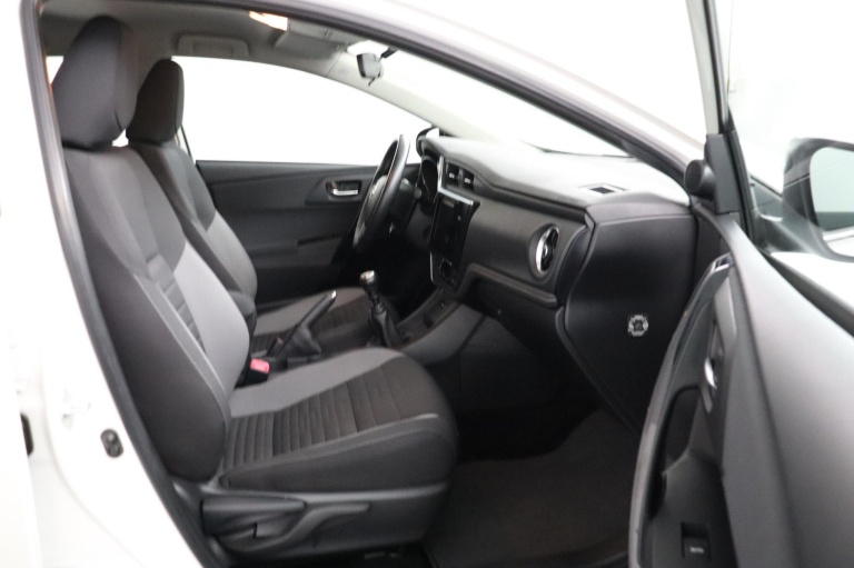 Toyota Auris Touring Sports - 1.3 Aspiration 19