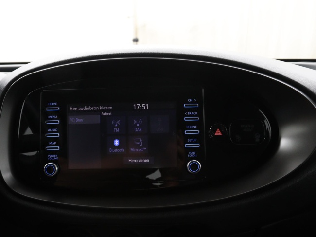 Toyota Aygo X - 1.0 VVT-i MT Play