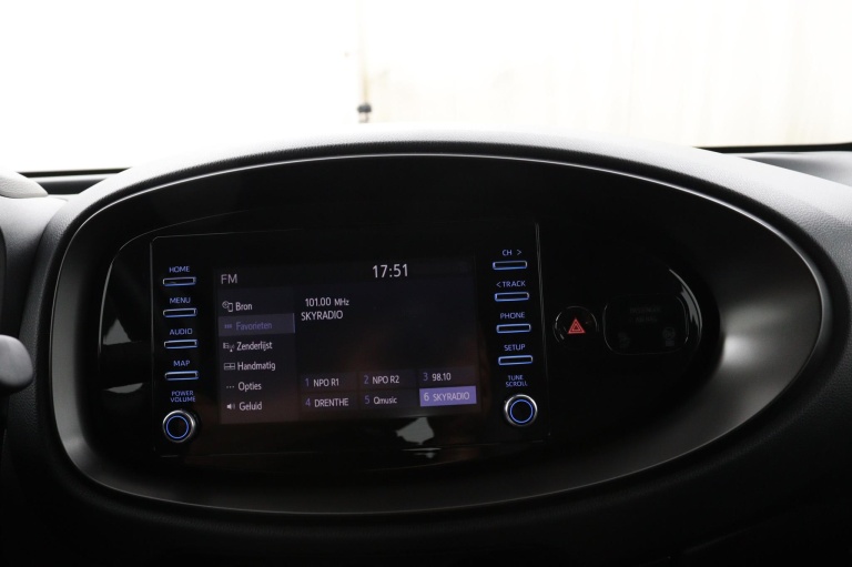 Toyota Aygo X - 1.0 VVT-i MT Play 16