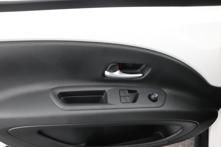 Toyota Aygo X - 1.0 VVT-i MT Play 28