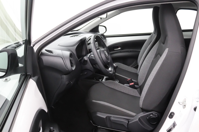 Toyota Aygo X - 1.0 VVT-i MT Play 9