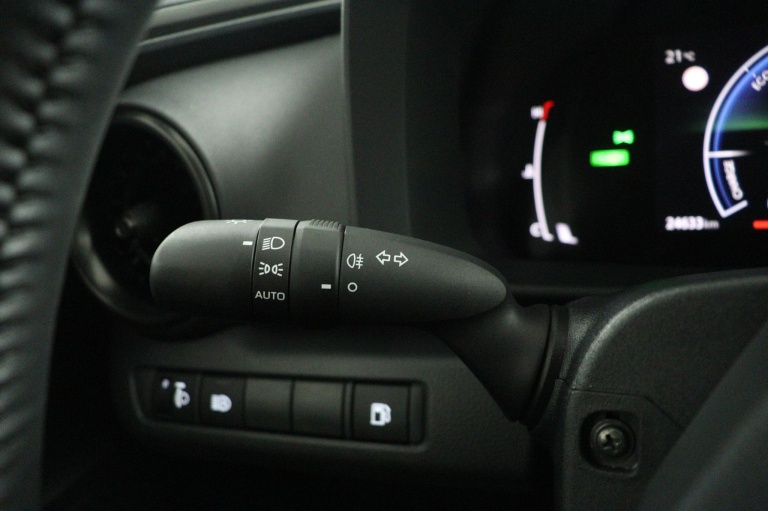 Toyota C-HR - 1.8 Hybrid 140 Active 30