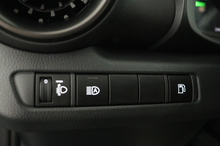 Toyota C-HR - 1.8 Hybrid 140 Active 32