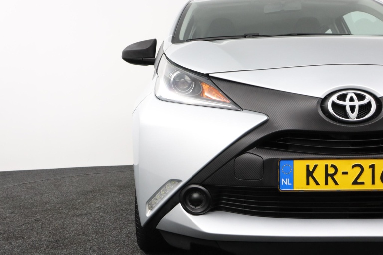 Toyota Aygo - 1.0 VVT-i x-now 32