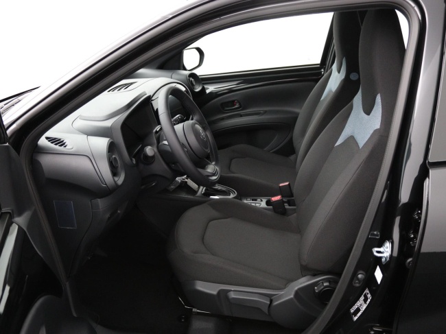 Toyota Aygo X - Hybrid 115 play