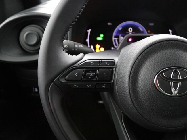 Toyota Aygo X - Hybrid 115 play