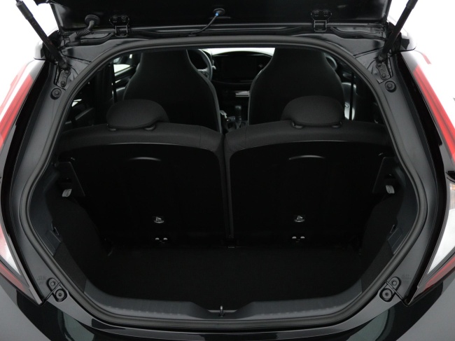 Toyota Aygo X - Hybrid 115 play