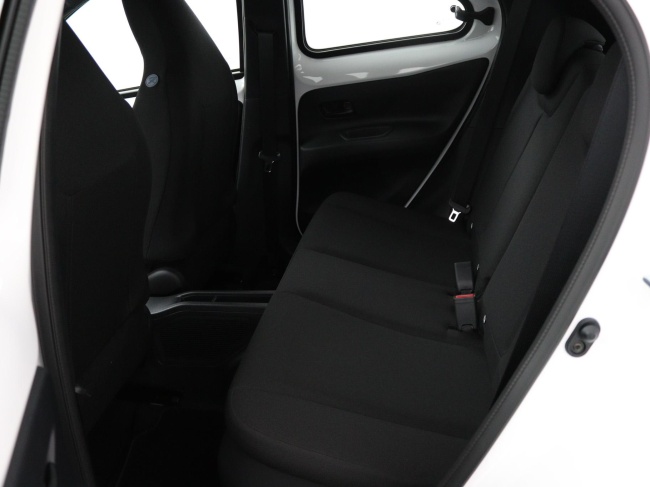 Toyota Aygo X - Hybrid 115 play