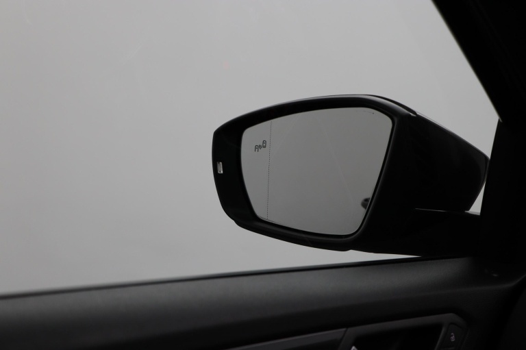 Volkswagen T-Roc - 1.5 TSI Sport 47