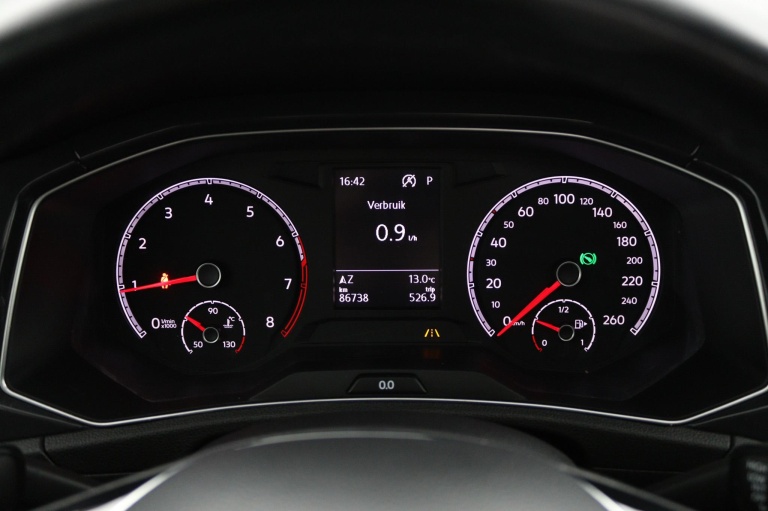 Volkswagen T-Roc - 1.5 TSI Sport 5