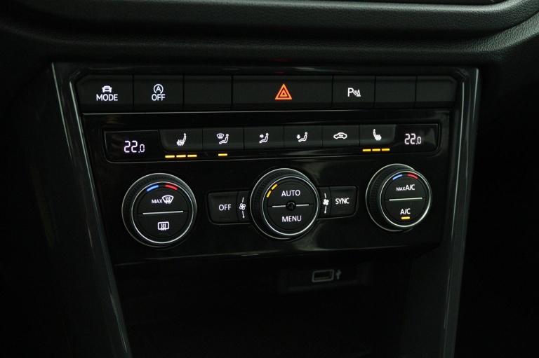 Volkswagen T-Roc - 1.5 TSI Sport 6