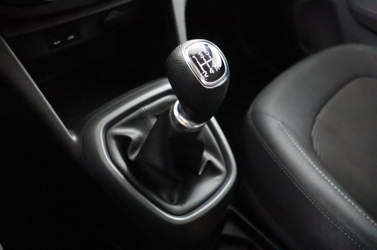 Hyundai i10 - 1.0i Comfort 26