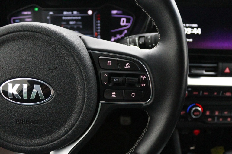 Kia Niro - 1.6 GDi Hybrid ExecutiveLine 16