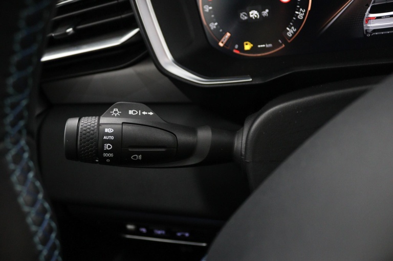 Lynk & Co 01 - 1.5 25