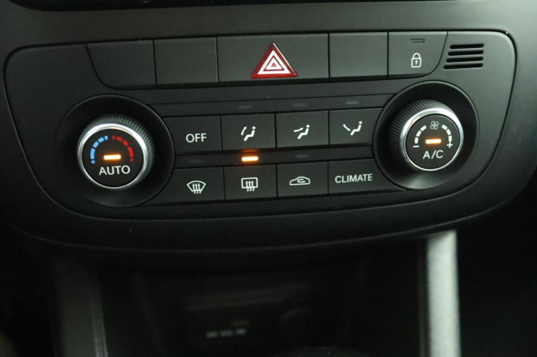 Kia Venga - 1.6 CVVT Summer Edition  12