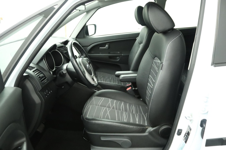 Kia Venga - 1.6 CVVT Summer Edition  18