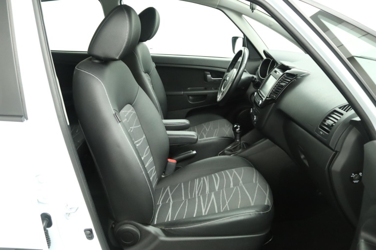 Kia Venga - 1.6 CVVT Summer Edition  23