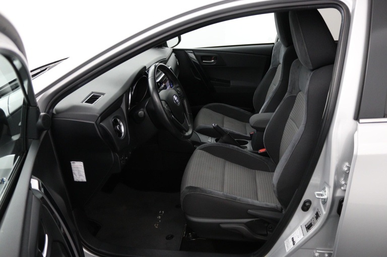 Toyota Auris - 1.8 Hybrid Energy Plus 17