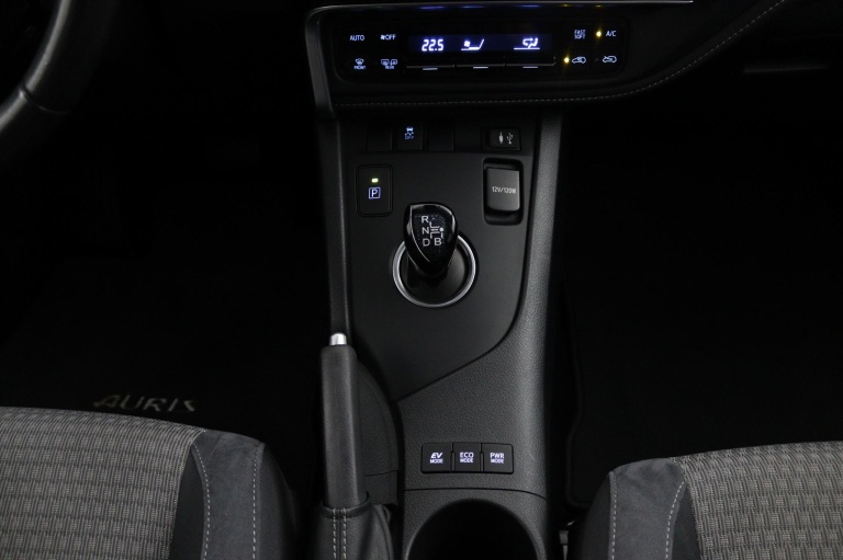 Toyota Auris - 1.8 Hybrid Energy Plus 27