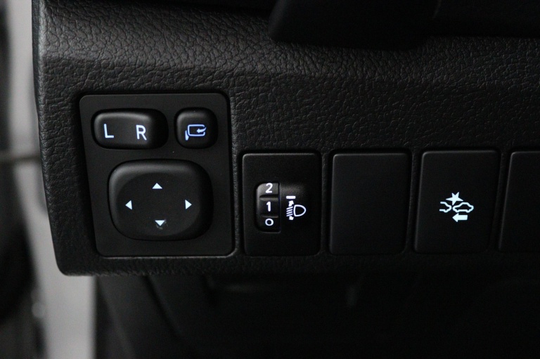 Toyota Auris - 1.8 Hybrid Energy Plus 29