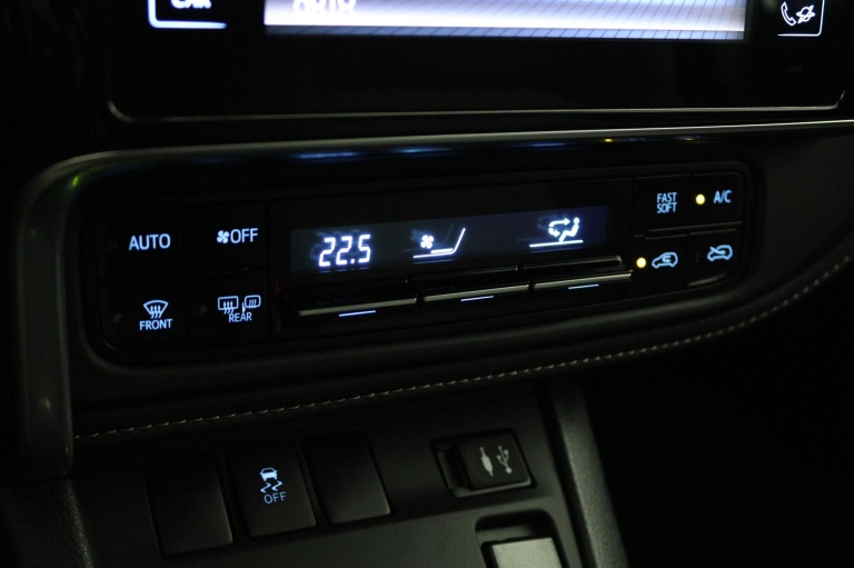 Toyota Auris - 1.8 Hybrid Energy Plus 7