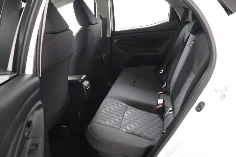 Toyota Yaris - 1.5 Hybrid 115 Active /Bi-Tone 18