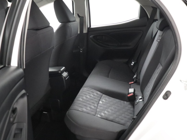 Toyota Yaris - 1.5 Hybrid 115 Active /Bi-Tone