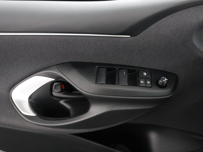 Toyota Yaris - 1.5 Hybrid 115 Active /Bi-Tone