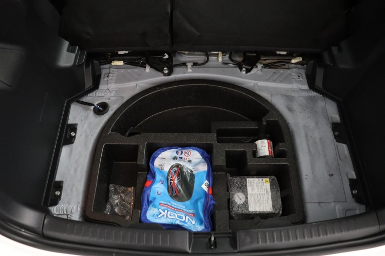 Toyota Yaris - 1.5 Hybrid 115 Active /Bi-Tone 33