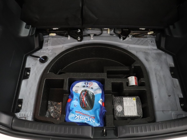 Toyota Yaris - 1.5 Hybrid 115 Active /Bi-Tone