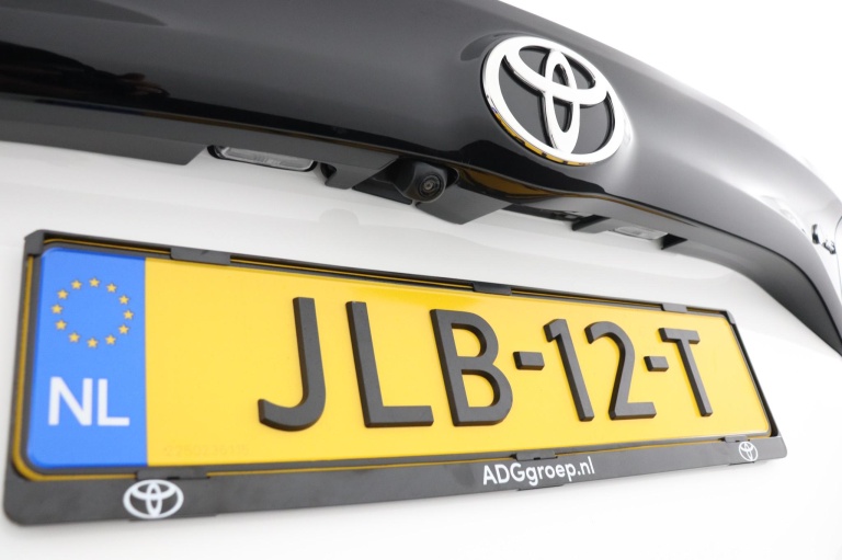 Toyota Yaris - 1.5 Hybrid 115 Active /Bi-Tone 38