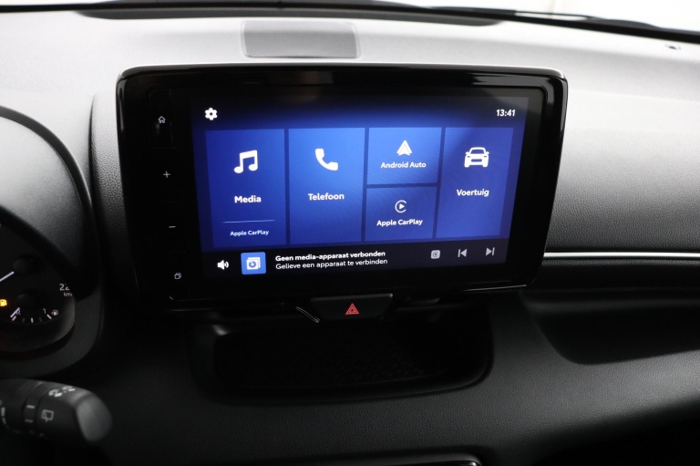 Toyota Yaris - 1.5 Hybrid 115 Active /Bi-Tone 44