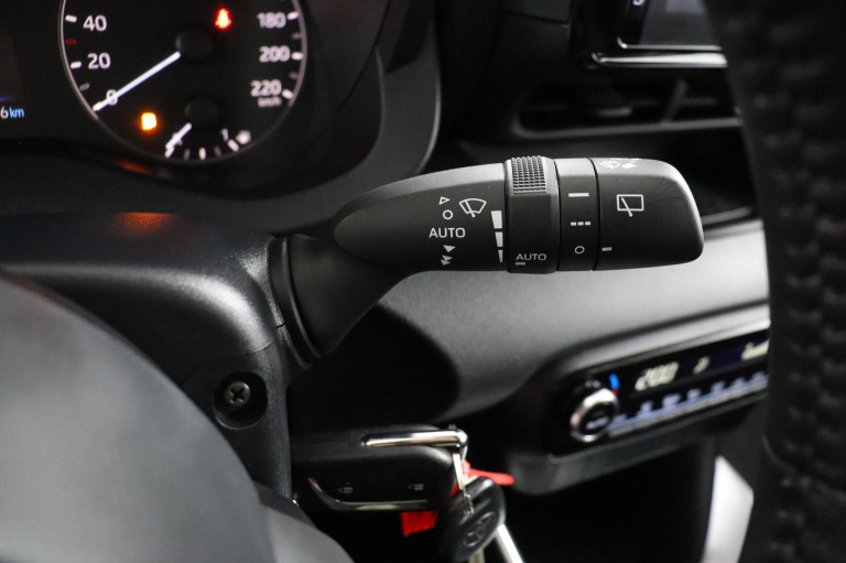 Toyota Yaris - 1.5 Hybrid 115 Bi-Tone 31