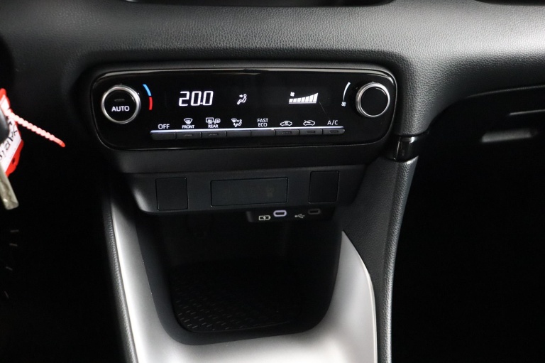 Toyota Yaris - 1.5 Hybrid 115 Bi-Tone 43