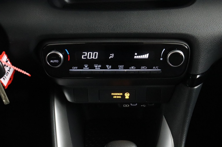 Toyota Yaris - 1.5 Hybrid 115 Bi-Tone 7