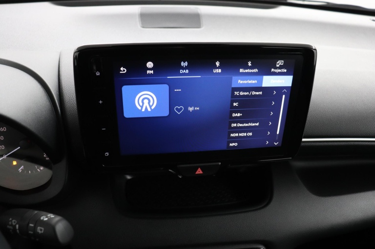 Toyota Yaris - 1.5 Hybrid 115 Bi-Tone 8