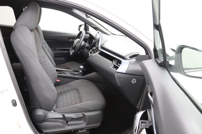 Toyota C-HR - 2.0 Hybrid First Edition 10